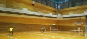 ゲームが始まる。おいらは先ずは観戦中・・・。