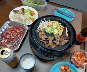 自家製のシイタケも焼いて・・。